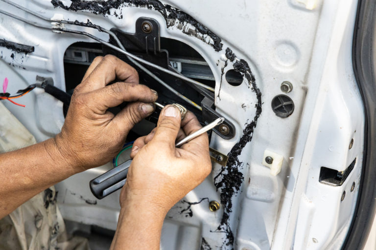 wire switches fixing scaled 24/7 assistance: car and door unlocking services tailored to oviedo, fl